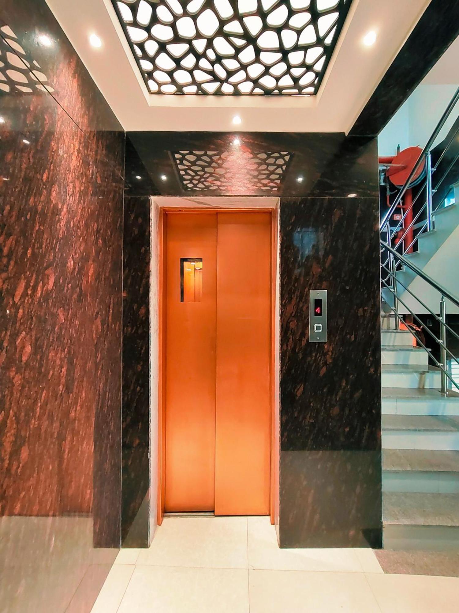 Hotel Steam Калькутта Экстерьер фото